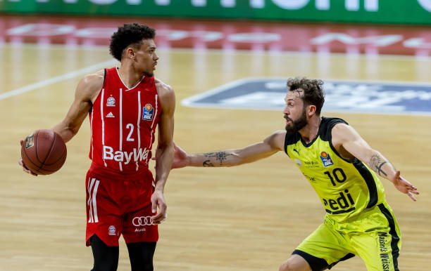 高歌猛进 高歌猛进