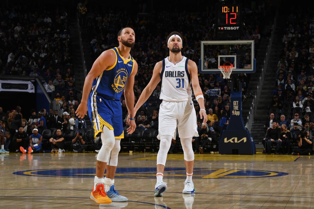 手感滚烫！山猫＆天空首节三分命中率均达5成，合计投中10记三分.