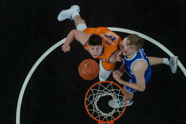 官方：尤文23岁中场孔帕尼昂租借加盟威尼斯.