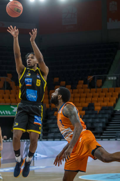 揭幕战看点 揭幕战看点