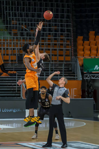 极快的三人 极快的三人